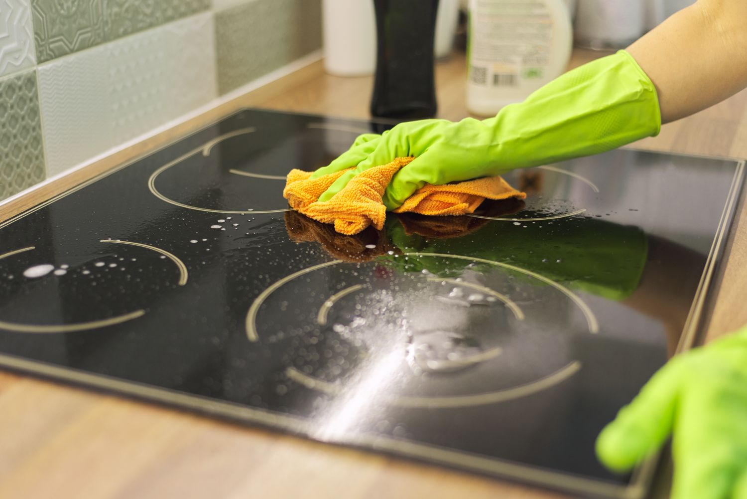 چگونه به شکل اصولی گاز آشپزخانه را تمیز کنیم؟