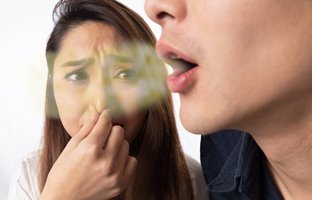 علت بوی بد دهان چیست؟ بهترین راهکارها برای خلاص شدن از شر بوی بد دهان