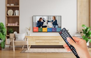 ارزان ترین تلویزیون هوشمند کیو ال ای دی 65 اینچی چند؟