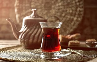 (ویدئو) یک ترفند ساده و سریع: چطور چای اصل را از چای تقلبی تشخیص دهیم؟