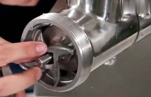 (ویدئو) یک روش تازه و ساده برای تیز کردن تیغه چرخ گوشت 