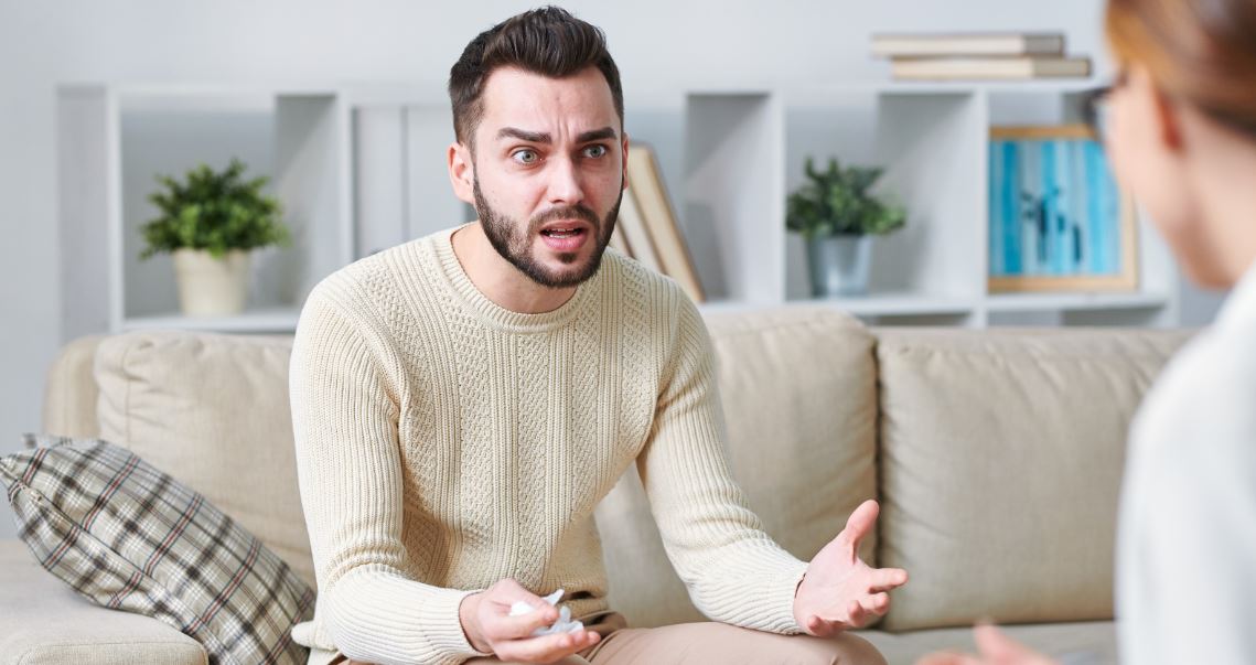 7 نشانه مهم درباره احساس ناامنی در مردها 